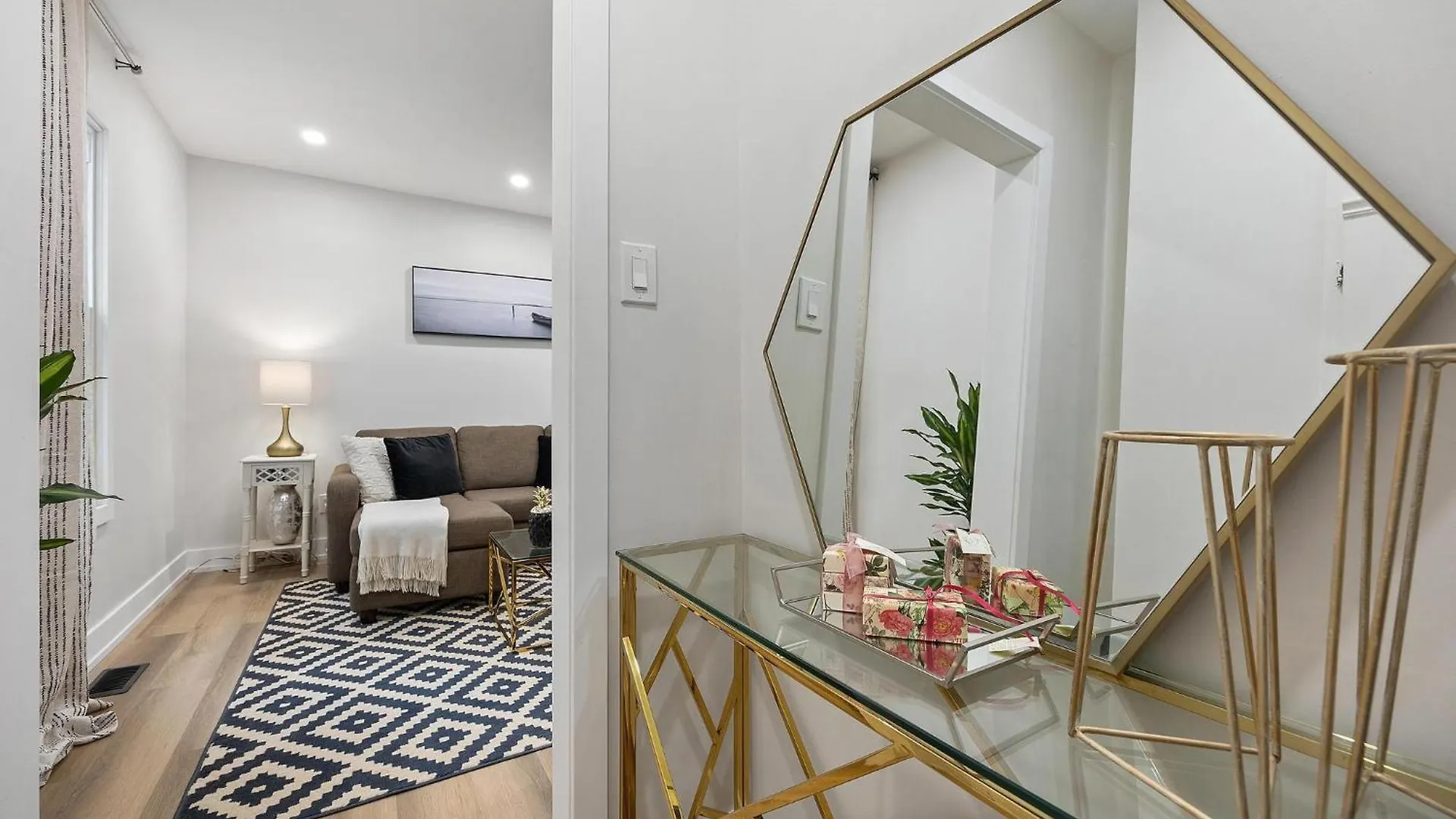Private House With Parking & Steps To Subway Apartman Toronto Kanada