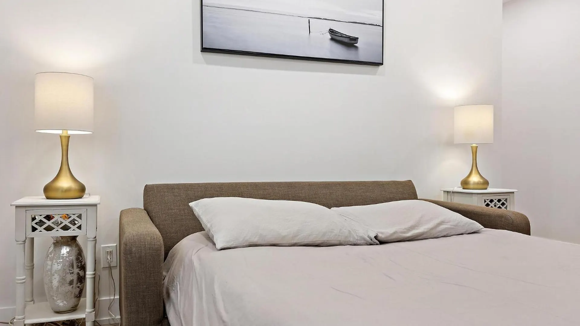 Private House With Parking & Steps To Subway Apartman Toronto