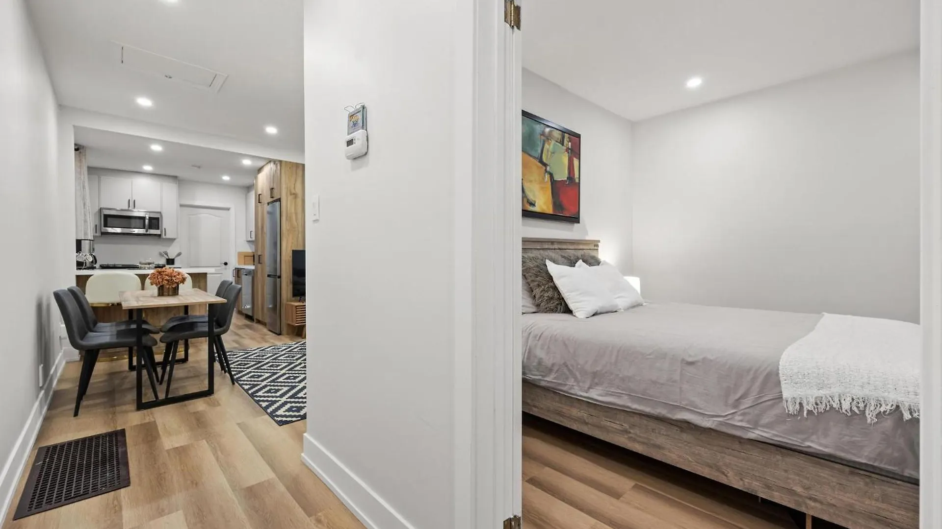 Private House With Parking & Steps To Subway Apartman Toronto Kanada