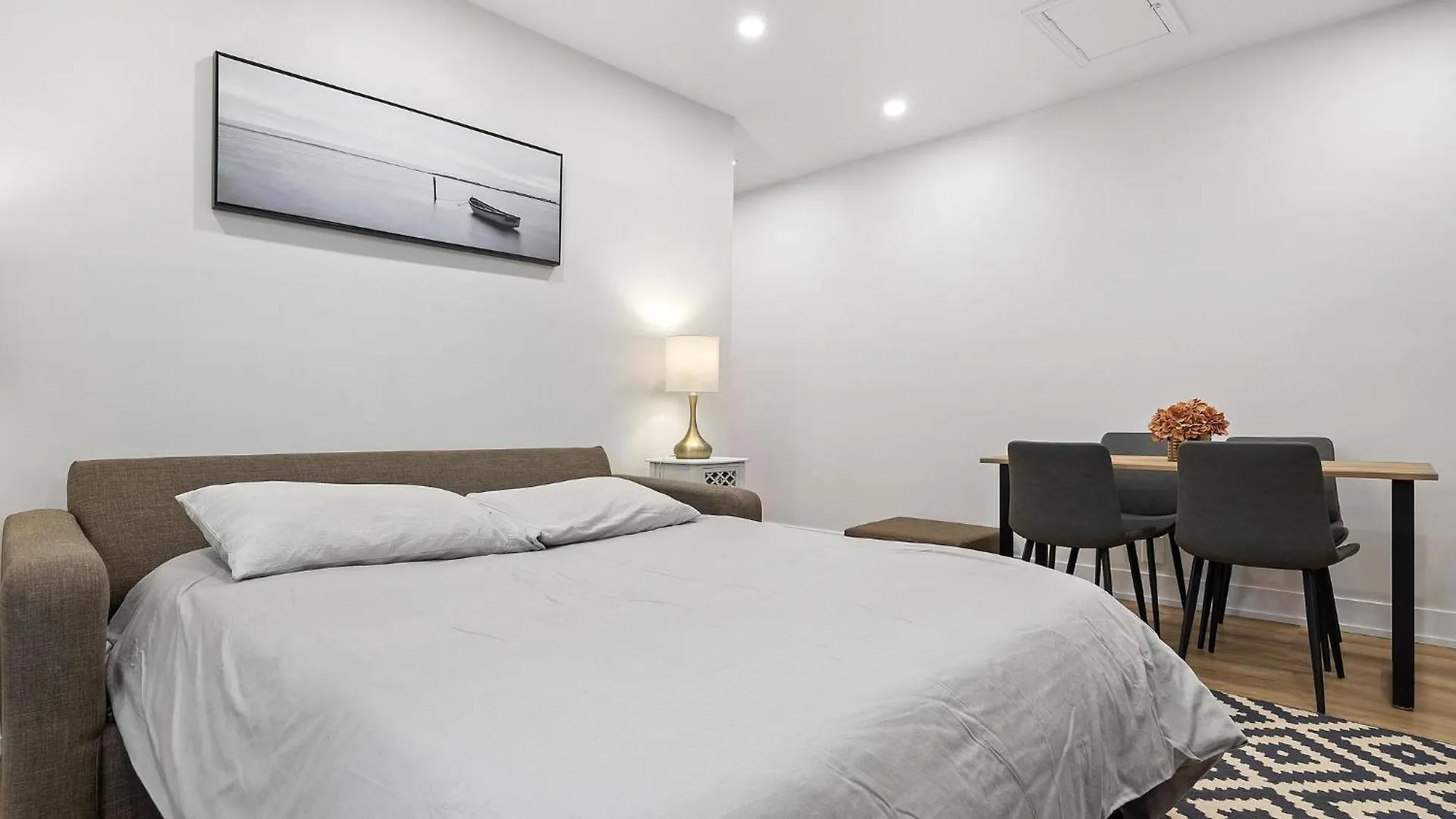 Private House With Parking & Steps To Subway Apartman Toronto