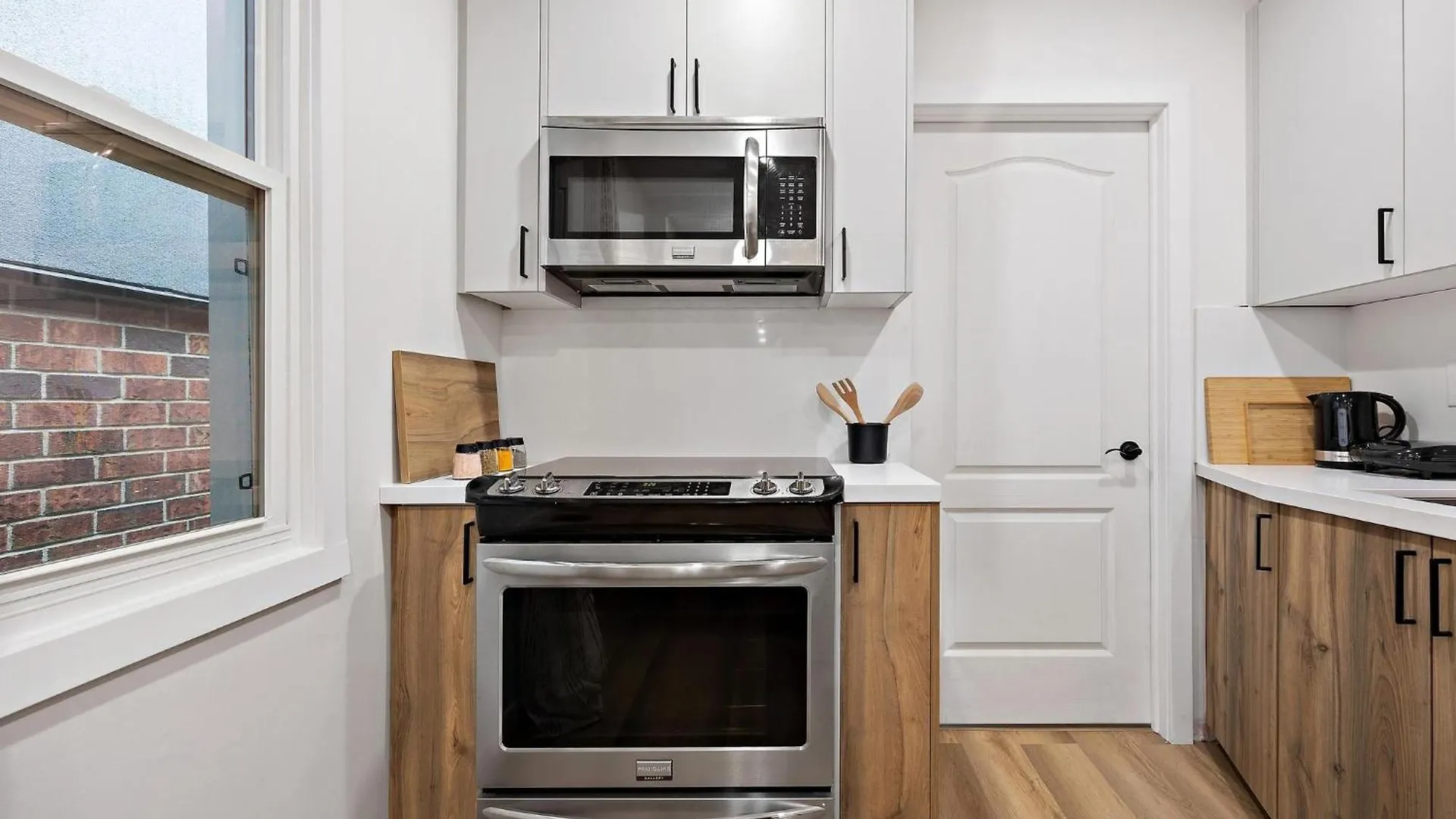 Private House With Parking & Steps To Subway Apartman Toronto Kanada