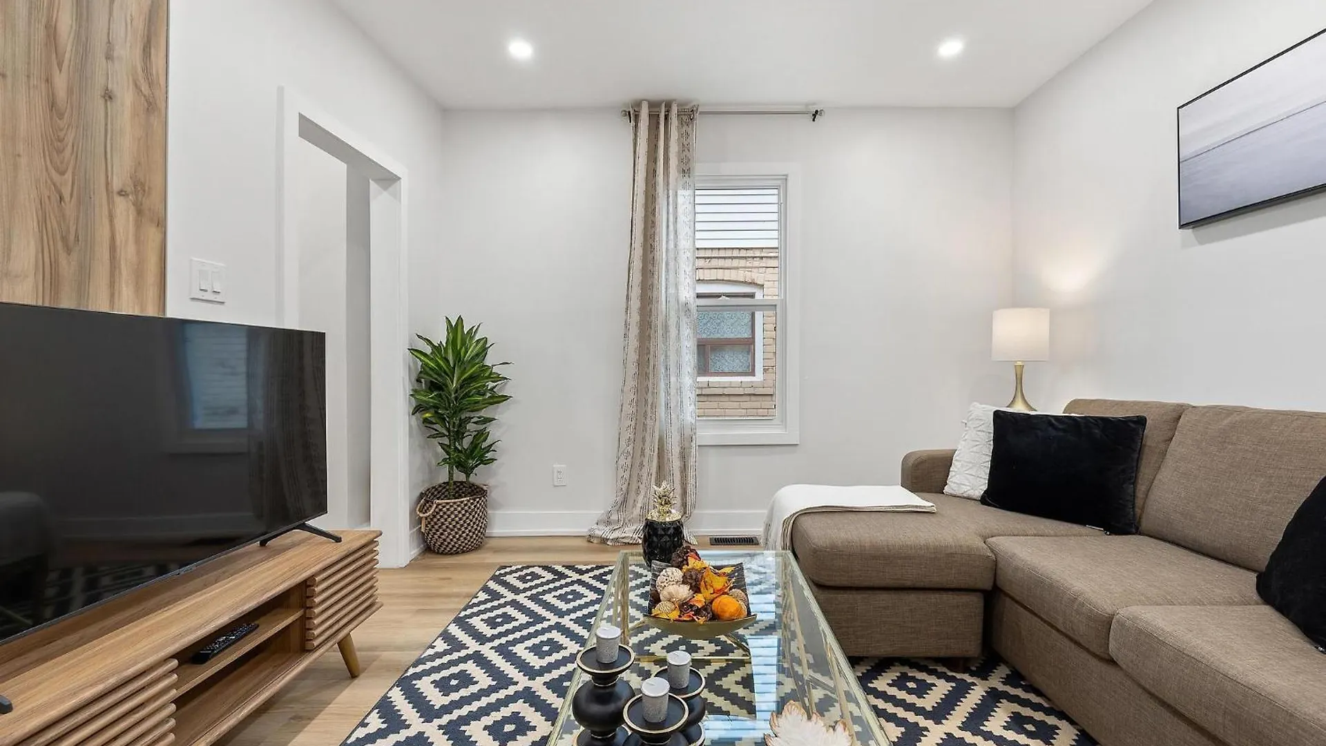 Private House With Parking & Steps To Subway Apartman Toronto Kanada